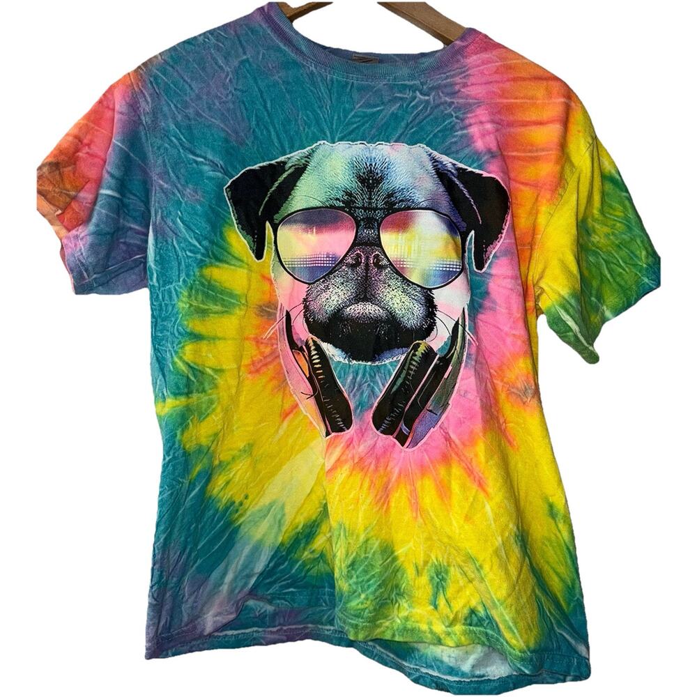 Youth Large Tie-dye graphic tee Pug with sunglasses and headphones